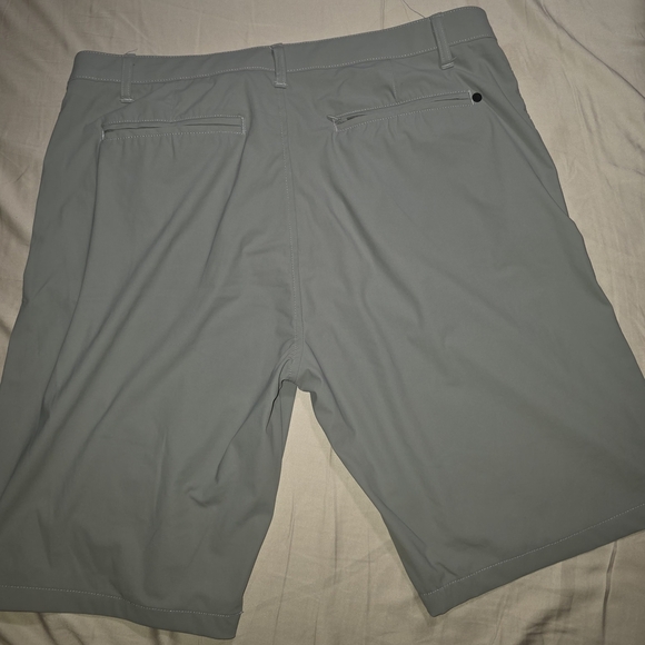 Kenneth Cole Gray Men's Shorts - Picture 5 of 7
